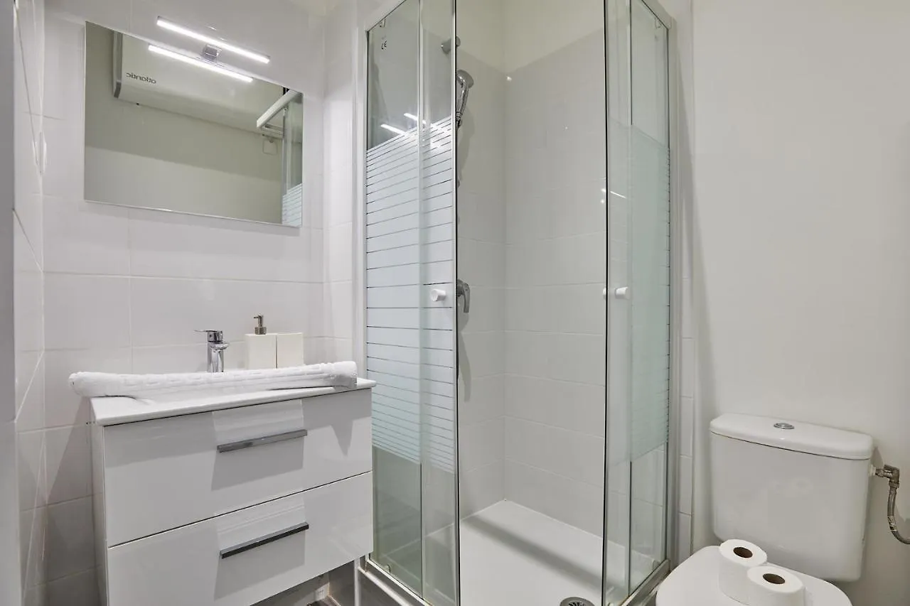 Apartement Center Of Paris By Studio Prestige