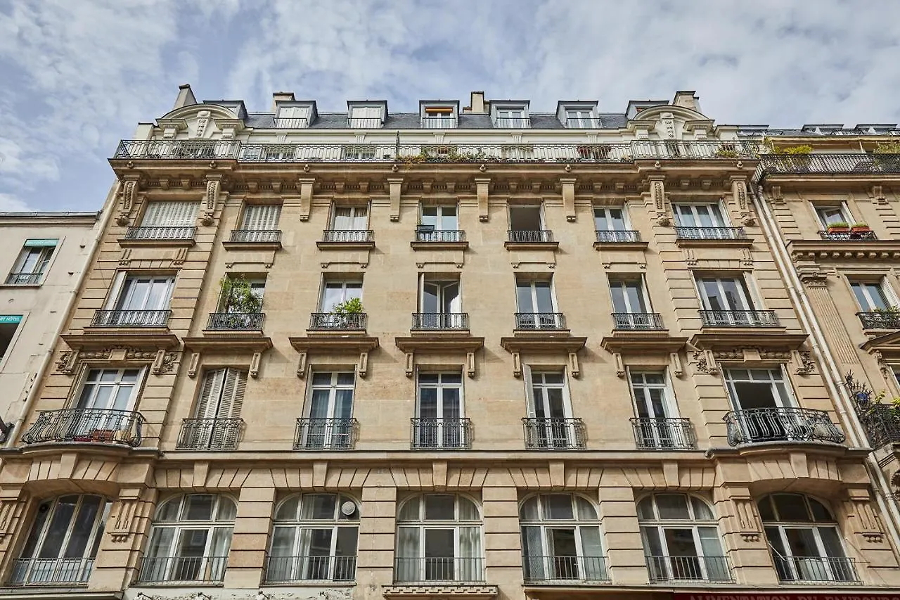 Apartement Center Of Paris By Studio Prestige